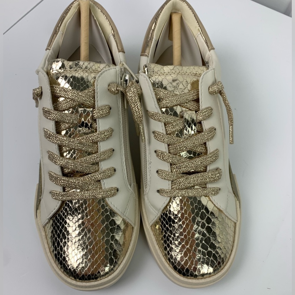 NEW DV Dolce Vita Peeka Girl's Size 5 Sneaker Gold Slip On
